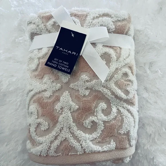TAHARI Blush Pink Fleur De Lis Textured Hand Towels~Set Of 2~ Gorgeous~NWT - Picture 5 of 5